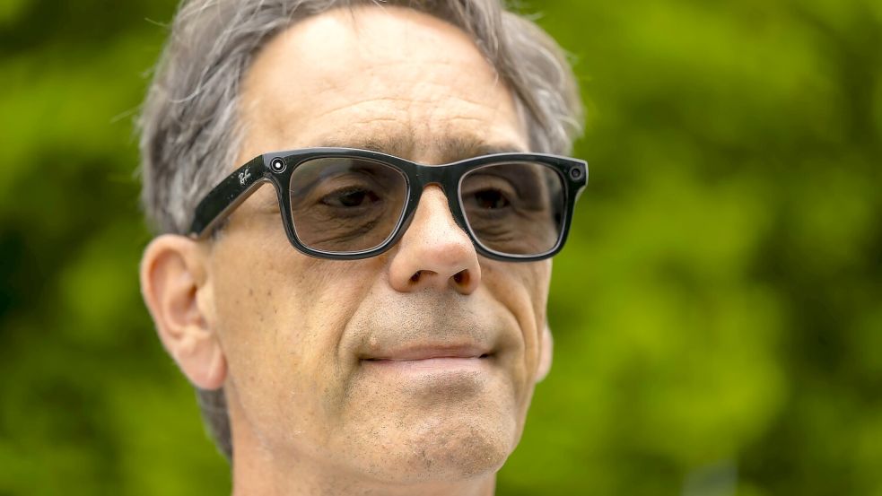 Die Kameras an Rändern der Smartglasses von Meta fallen kaum auf – ebenso wenig wie das Warnlicht. Foto: IMAGO / Renate Feil / M.i.S.