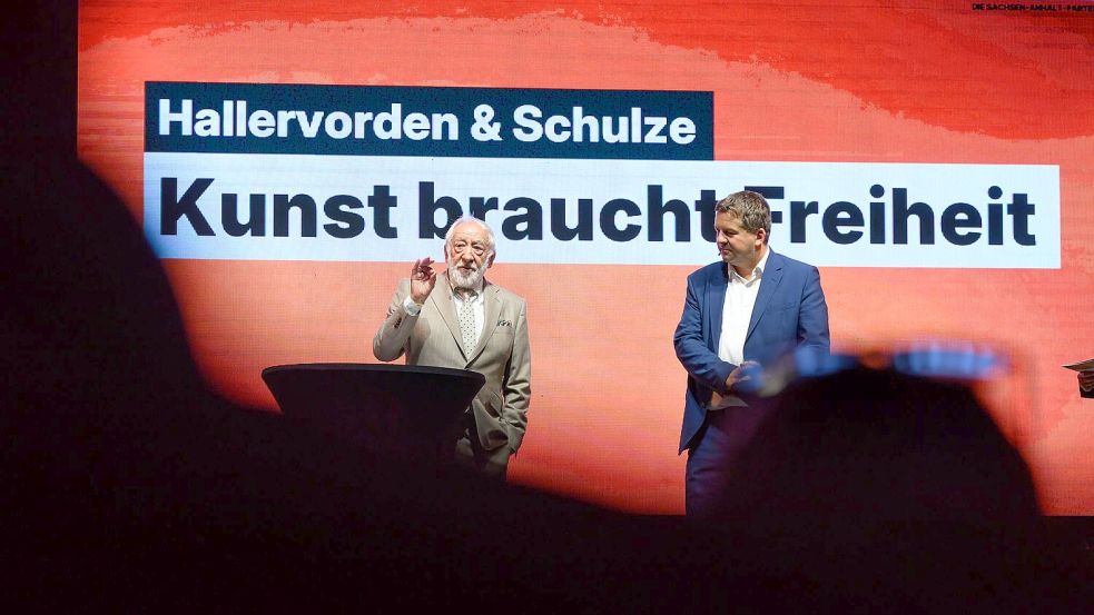 An vier Abenden laden Schauspieler Dieter Hallervorden und Ministerpräsident Sven Schulze vor der Landtagswahl zum Gespräch. Foto: Hendrik Schmidt