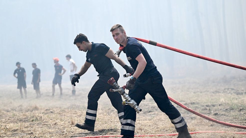 Die Feuerwehrleute in Frankreich sind bis zur vollkommenen Erschöpfung im Einsatz. Foto: Emma Da Silva