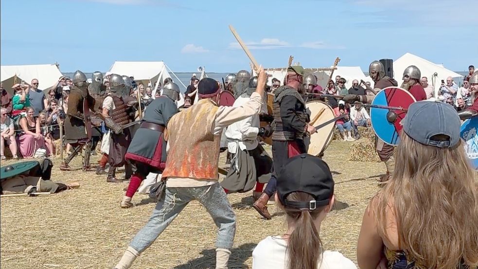 Bei der Schlacht von Nordendi wird ein historisches Ereignis in hunorvoller Weise präsentiert. Foto: Lasse Paulsen
