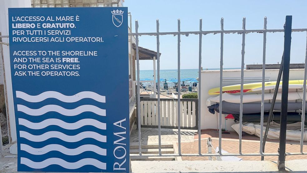 Eigentlich gehört der Strand auch in Italien dem Staat - also allen. Foto: Christoph Sator