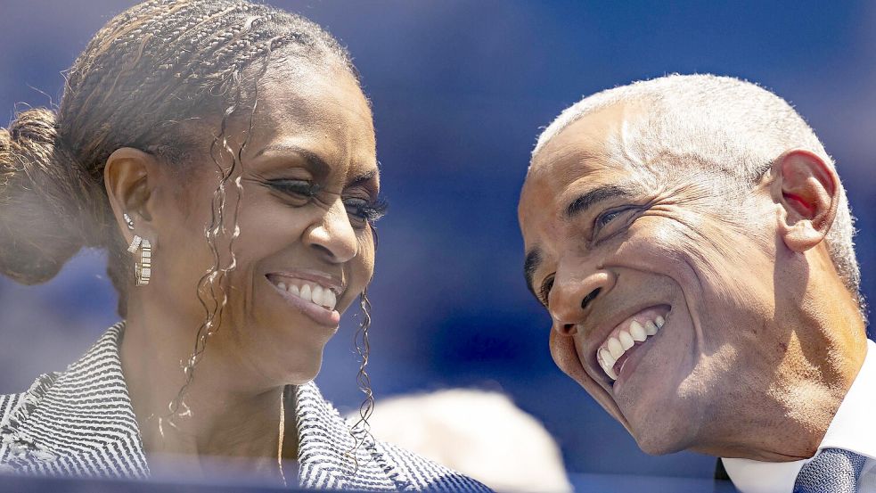 Power-Paar: Michelle und Barack Obama im Juni bei der Eröffnung des Obama Presidential Centers in Chicago, einem Museum und Campus für Bildung und Kultur, finanziert von der Obama Foundation. Foto: IMAGO/Brian Cassella