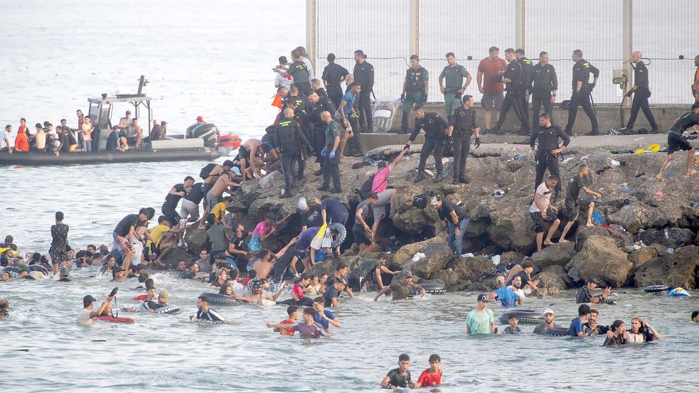Konservative Medien und Politiker in Spanien beklagen eine „Invasion“. Foto: Marcos Moreno/EUROPA PRESS/dpa