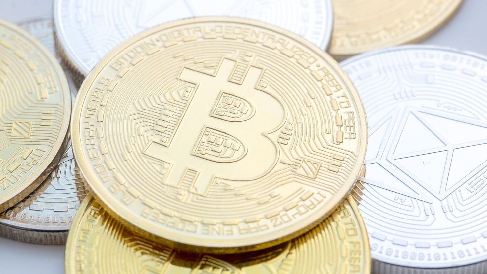 Nach den Plänen von Finanzminister Klingbeil sollen Krypto-Gewinne künftig wie Aktienerlöse besteuert werden. (Symbolbild) Foto: Fernando Gutierrez-Juarez/dpa