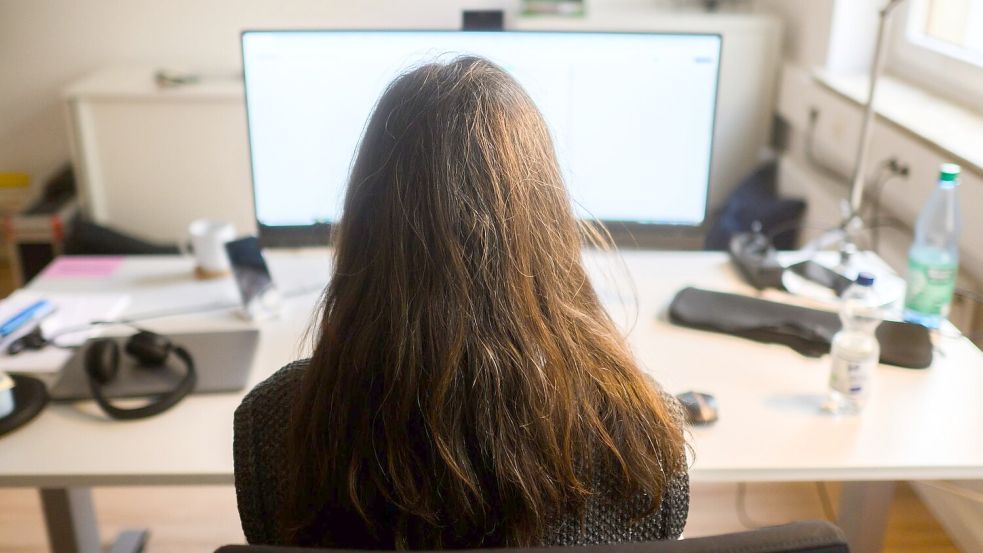 Die Arbeitsauslastung nimmt zu. (Symbolbild) Foto: Julian Stratenschulte