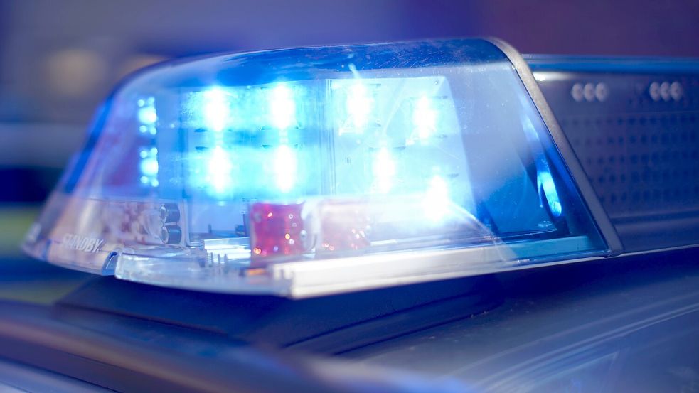 Mit Aufnahmen aus dem Bus fahndet die Polizei Bremen nach zwei Männern, die einen 26-Jährigen an der Willigstraße ausgeraubt haben sollen. Foto: imago images / Werner Scholz