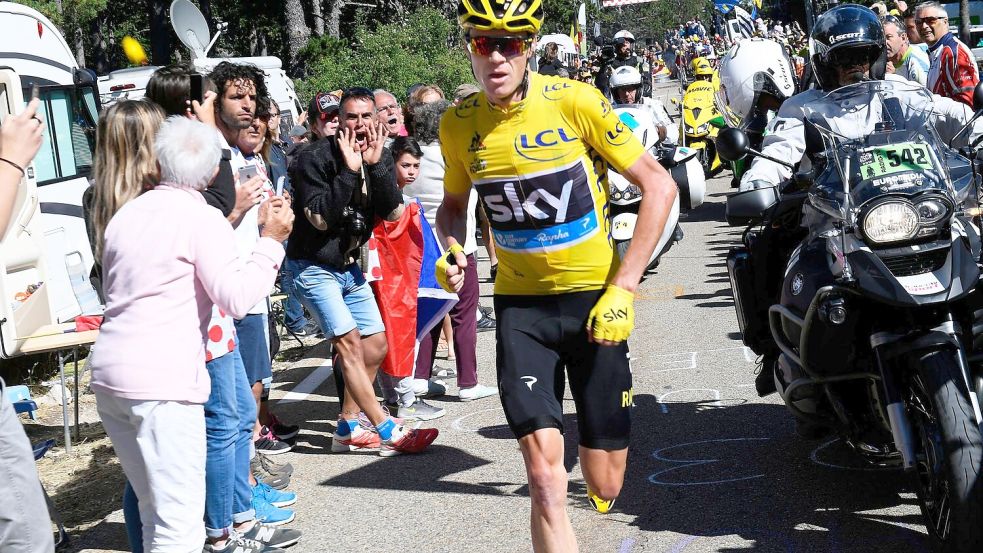 Chri Froome musste einst den Berg hinauflaufen. (Archivbild) Foto: Stephane Mantey - Pool