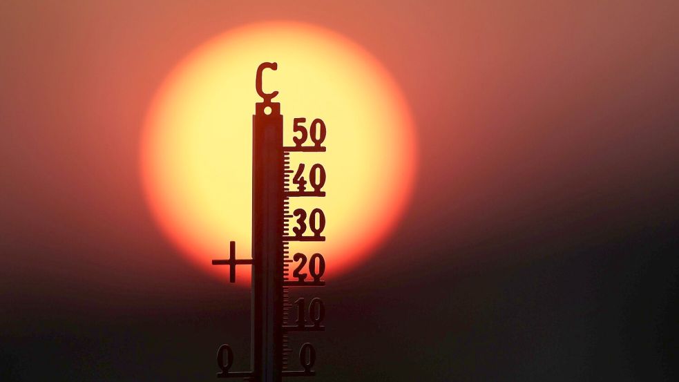 Wenn die Temperaturen auch nachts über 20 Grad liegen erlebt man tropische Nächte. Klingt romantischer, als es ist. Foto: Thomas Warnack/dpa