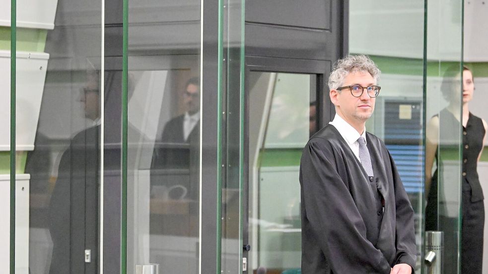 Der Verteidiger Jochen Schöfthaler vor Prozessbeginn. Foto: Soeren Stache