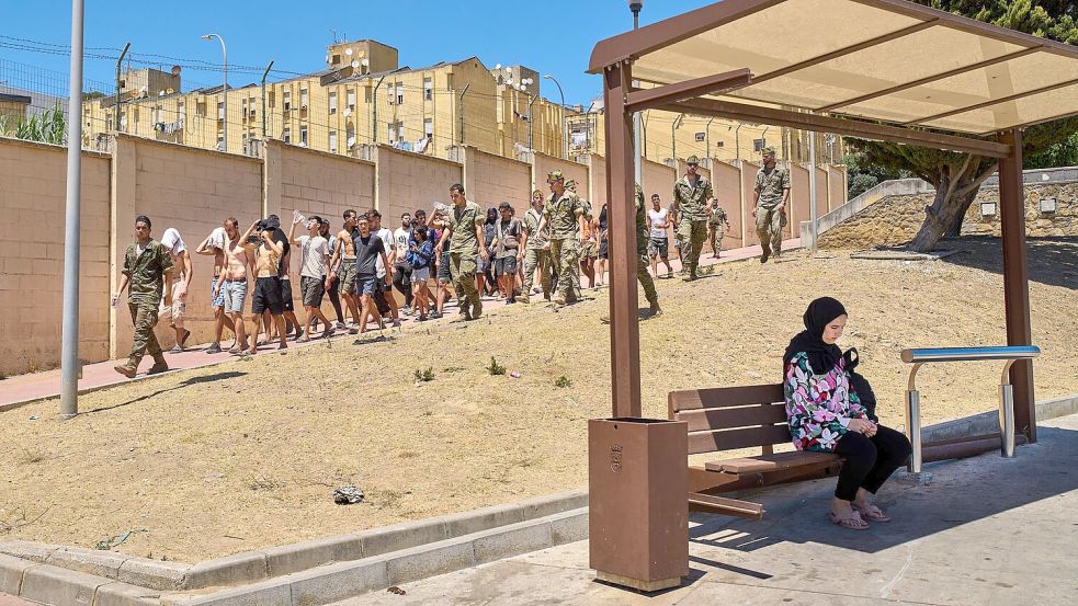 Der größte Teil der schätzungsweise 50.000 bis 60.000 Migranten ist nach Angaben der spanischen Regierung nach Marokko zurückgekehrt. Foto: Bernat Armangue