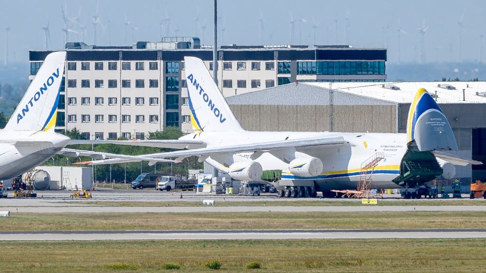 Die Drohne wurde laut Informationen aus Sicherheitskreisen in der Nähe einer ukrainischen Antonov-Maschine gefunden. Foto: Hendrik Schmidt