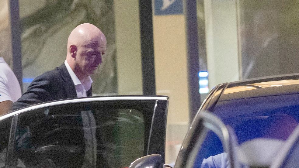 Infantino verlässt das Stadion. Foto: STR