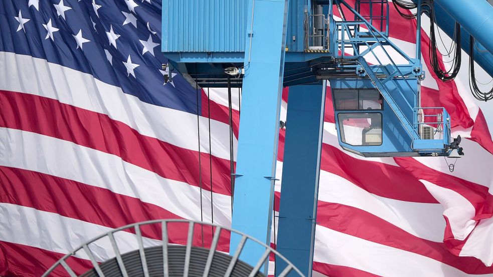 Das Geschäft mit den USA schwankt im Zollstreit stark (Archivbild) Foto: Matt Slocum/AP/dpa