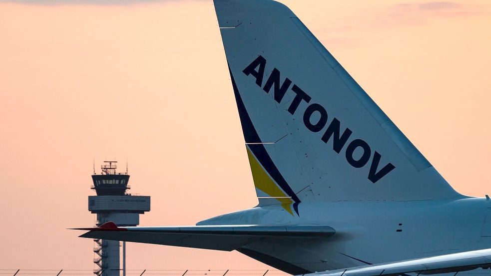 Der Vorfall mit einer bewaffneten Drohne am Flughafen Leipzig/Halle hat eine Diskussion um die aktuellen Zuständigkeiten bei der Drohnenabwehr ausgelöst. Foto: Hendrik Schmidt