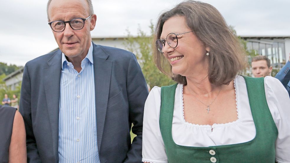Kennen sich schon lange: CDU-Chef Friedrich Merz und die heutige bayerische Landtagspräsidentin Ilse Aigner. Aber schlägt er sie für das Amt der Bundespräsidentin vor? Foto: dpa/Uwe Lein