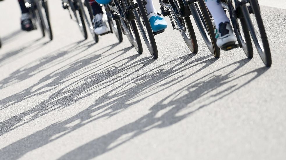 Vier Radfahrer sind bei dem Vorfall in Italien zum Teil schwer verletzt worden. (Symbolfoto) Foto: Fabio Ferrari