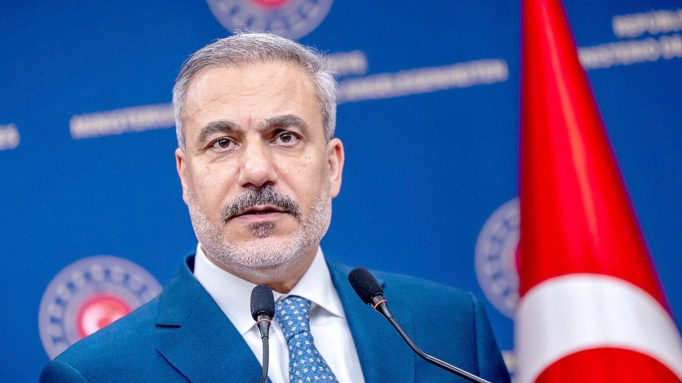 Außenminister Hakan Fidan sieht den „Mekka-Verteidigungspakt“ als historischen Meilenstein. (Archivbild) Foto: Michael Kappeler/dpa