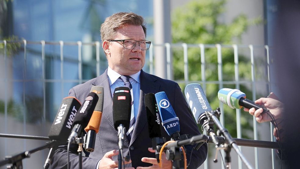 Der Bund soll einfacher Geld ausgeben dürfen für den Schutz vor zunehmender Hitze, sagt Carsten Schneider. Foto: Kay Nietfeld/dpa