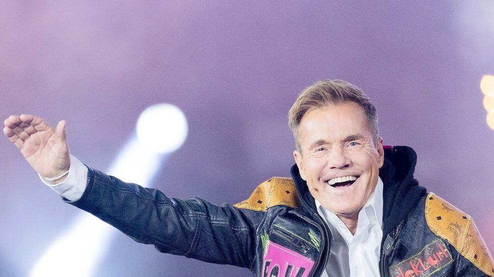 Dieter Bohlen, viel gefeierter Star der deutschen Musikszene, gibt am Freitag, 21. August, um 19.30 Uhr live mit Band ein (Fast-)Heimspiel in Wiesmoor. Foto: Rolf Vennenbernd/dpa/Archiv