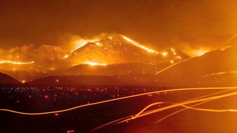 Zehntausende Hektar hat das Feuer zwischen Kalifornien und Nevada bereits erfasst. Foto: Noah Berger