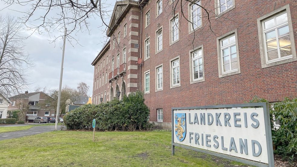 Der Hauptgebäude der friesischen Kreisverwaltung in Jever. Foto: Imke Oltmanns