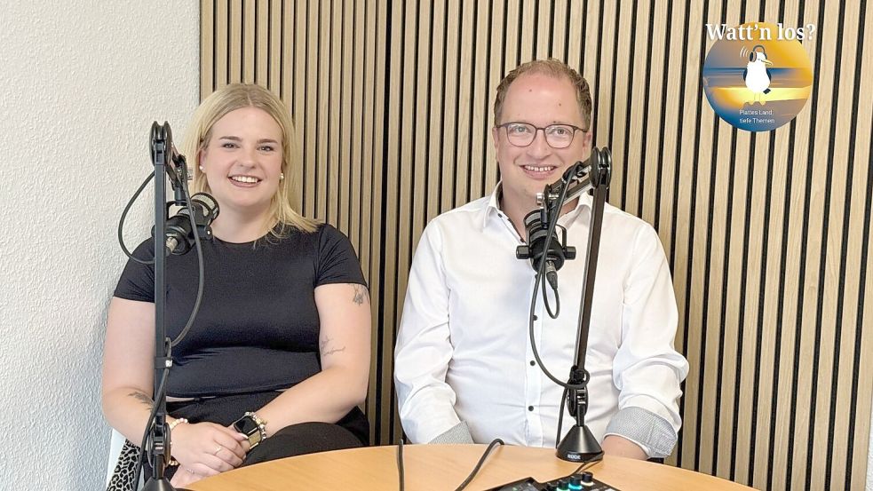 Kim Schlüter und Christian Behrends von der Niederdeutschen Bühne Wiesmoor. Foto: Eva van Loh