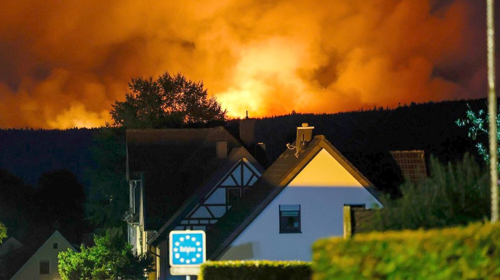 In Monschau-Kalterherberg wurden am Sonntagabend etwa 30 Bewohner evakuiert. Foto: Thomas Banneyer