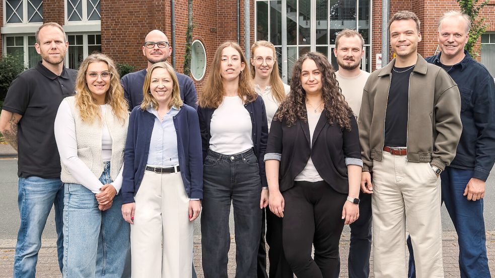 Das Team von „cw.marketing“ (von links): Renke Eilers, Lara-Marleen Zielinsky, Patrick Niessen, Lina Christmann, Wibke Groenewold, Sina Vosberg, Katharina Körner, Henrik Peters, Dennis Lingott und Germar Claus. Auf dem Bild fehlt Oleksandr Varava. Foto: privat