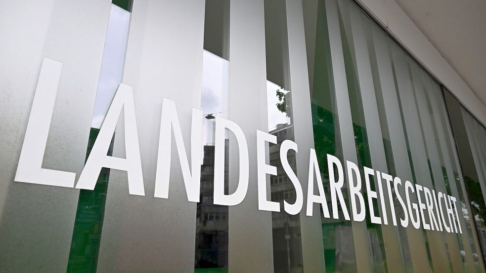 Urteil des Landesarbeitsgerichts zu Lohnunterschieden bei Daimler Truck. (Archivbild) Foto: Bernd Weißbrod