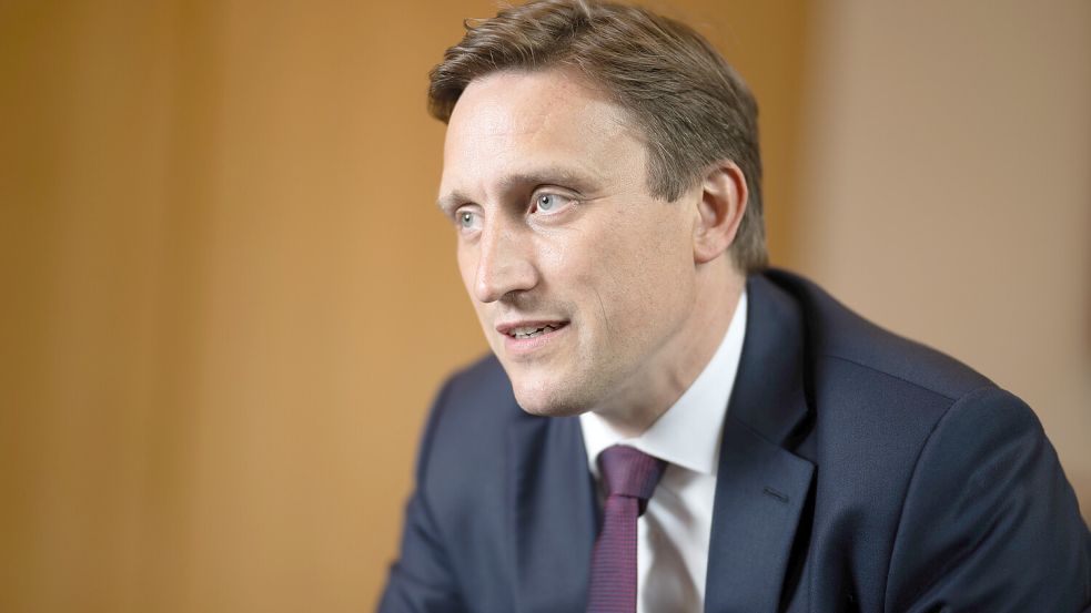 Sebastian Lechner, Landesvorsitzender der CDU und Fraktionsvorsitzender der CDU im Landtag, zur Überprüfung der Verfassungstreue: „Das hilft nur den Populisten und Extremisten. Ich glaube, am Ende profitiert die AfD davon.“ DPA-Foto: Julian Stratenschulte