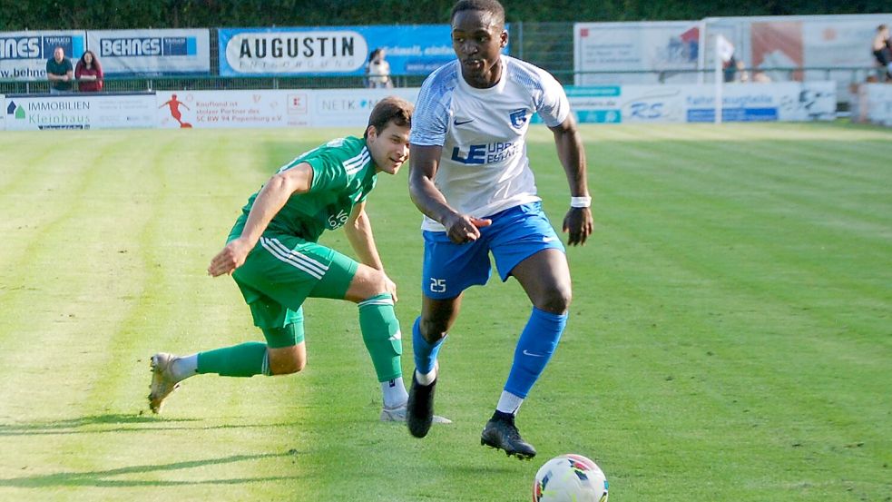Benny Boungou (rechts) spielte schon in der Saison 2023/24 in Papenburg und ist nun zurück. Foto: Marco Reemts