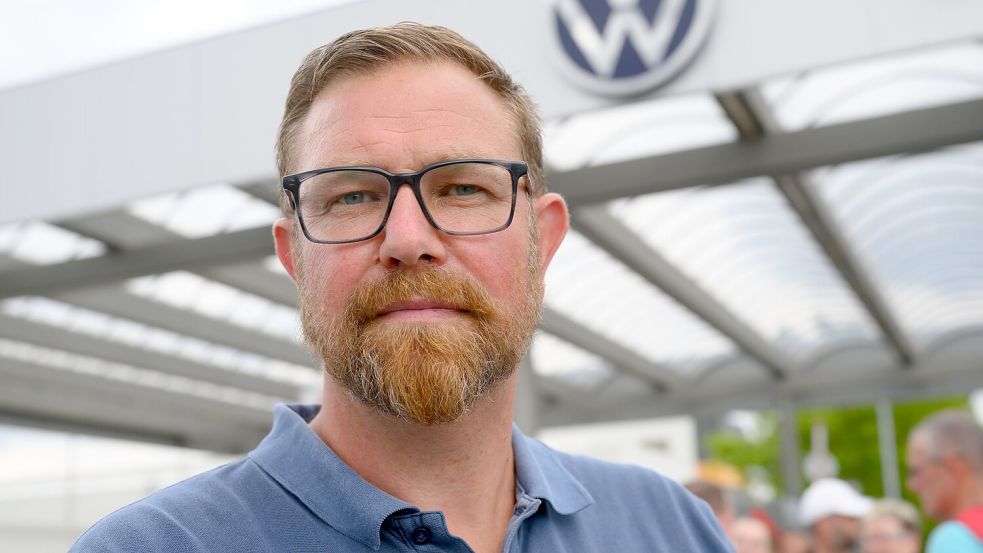 Der Vorsitzende des Gesamtbetriebsrates von VW Sachsen, Mike Rösler, fordert klare Perspektiven für die sächsischen Standorte nach 2030. (Archivbild) Foto: Hendrik Schmidt