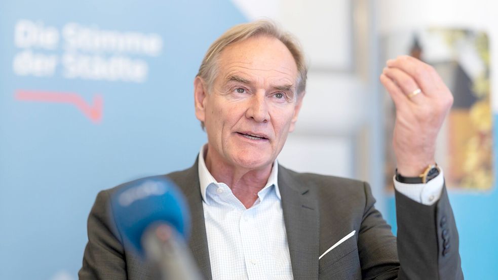 Burkhard Jung ist Oberbürgermeister von Leipzig und Präsident des Deutschen Städtetags und vertritt Belange von etwa 3400 Städten und Gemeinden. Foto: IMAGO / ari