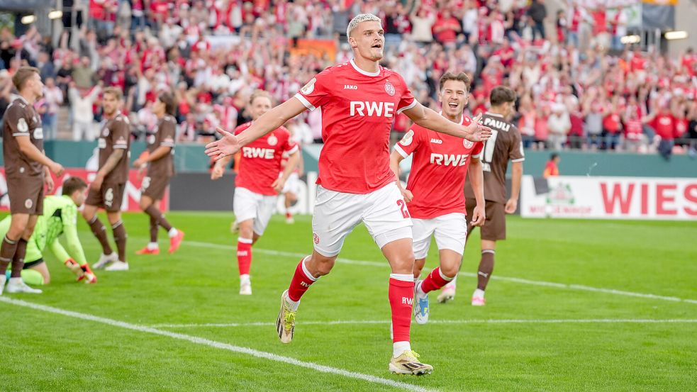 Marek Janssen drehte nach seinem Treffer zum 1:0 jubelnd ab. Er nutzte seine dritte Chance im Spiel. Foto: Imago/Steinsiek.CH
