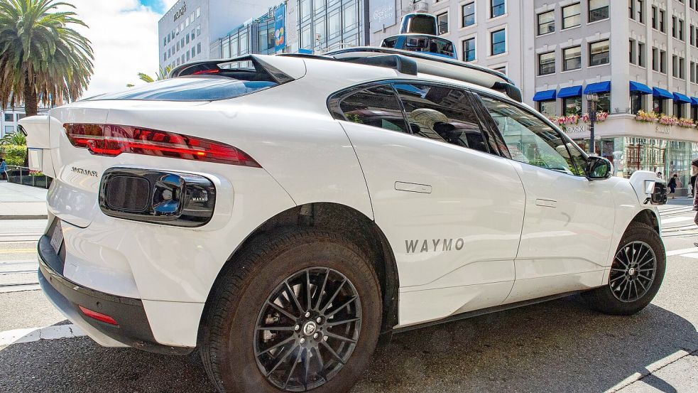 Robotaxis der Google-Schwesterfirma Waymo sollen 2027 in München fahren. (Archivbild) Foto: Andrej Sokolow