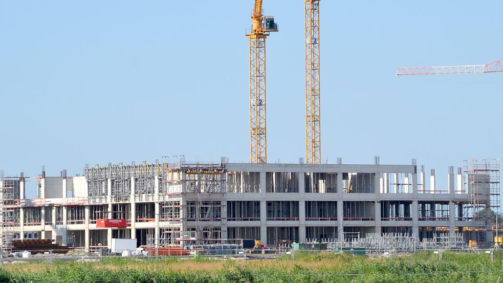 Die Zentralklinik wird derzeit in Uthwerdum gebaut. Foto: Aiko Recke
