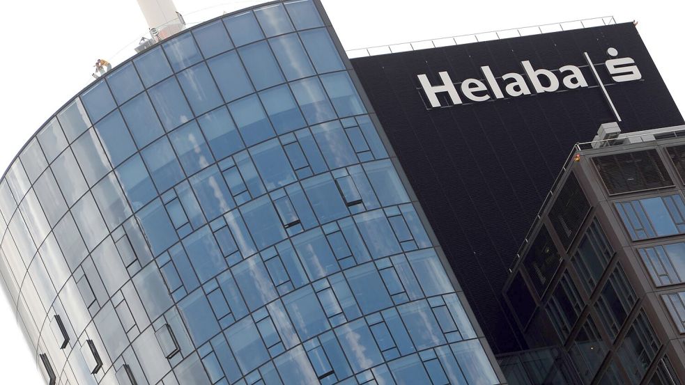 Probleme im Geschäft mit Gewerbeimmobilien haben der Landesbank Hessen-Thüringen (Helaba) die Halbjahresbilanz verhagelt. (Archivbild) Foto: Arne Dedert/dpa