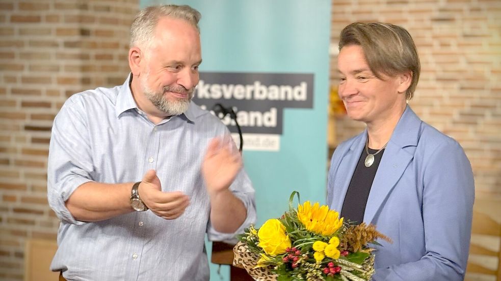 Die frisch gekürte Landtagskandidatin Saskia Buschmann wurde vom CDU-Kreisvorsitzenden Dr. Joachim Kleen beglückwünscht. Foto: privat