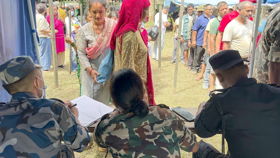 Die Armee brachte zahlreiche Menschen mit Hubschraubern in Sicherheit. Foto: Rajesh Kumar Singh