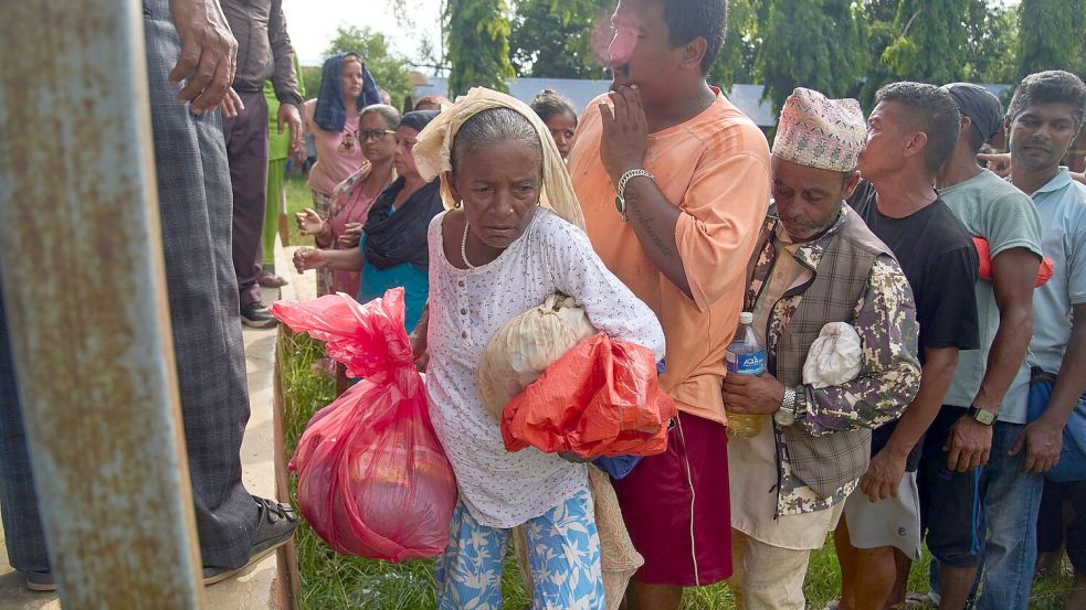 Im Gebiet Devighat wurden Hilfsgüter verteilt. Foto: Niranjan Shrestha