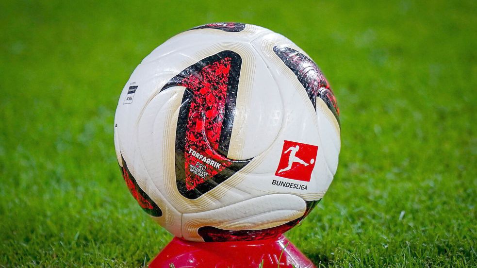 Die neue Bundesliga-Saison geht am Wochenende los und die Vorfreude ist trotz Spannungsvakuum groß. Trotzdem ist die Zukunft der Bundesliga ungewiss. Foto: IMAGO / STEINSIEK.CH