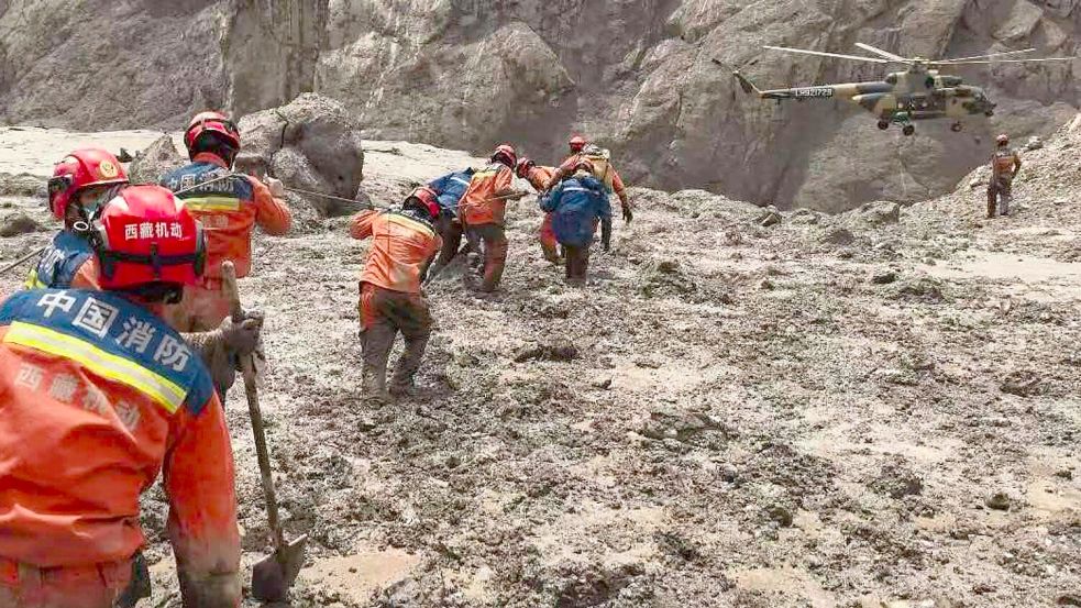Expertenteams aus China und Indien sollen bei einer Tunnelrettungsmission helfen. Foto: Lhasa fire