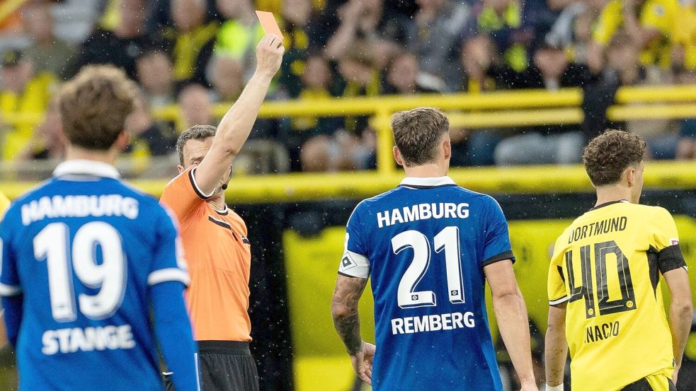 Kurzer Auftritt: Inácio (r) musste kurz nach seiner Einwechslung schon wieder runter vom Feld. Foto: Fabian Strauch