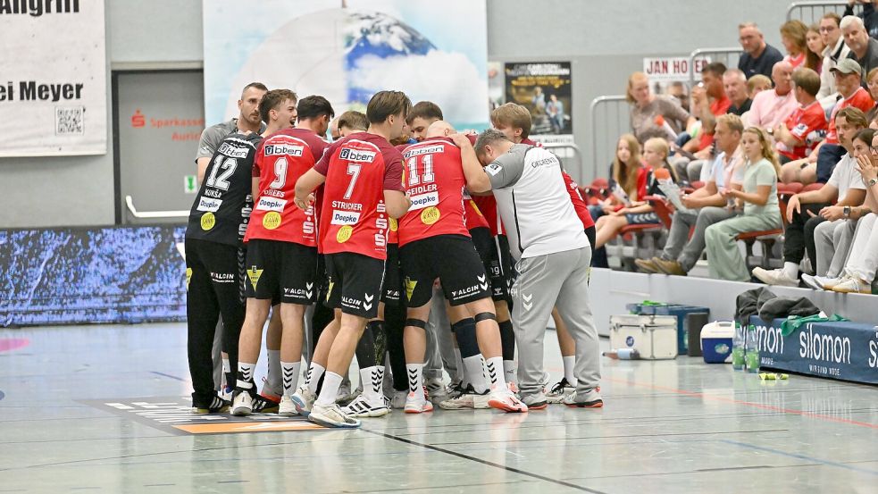 Es wird wohl eine schwere Saison für die junge OHV-Mannschaft. Das Publikum steht aber hinter dem Team. Foto: Jens Doden (Blomberg)