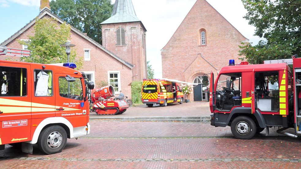 Ein Jahrhundert Feuerwehrgeschichte lässt sich nicht nebenbei feiern. Also hat die Stützpunktfeuerwehr Bingum zum 100-jährigen Bestehen gleich ein ganzes Festwochenende auf die Beine gestellt. Foto: Bodo Wolters