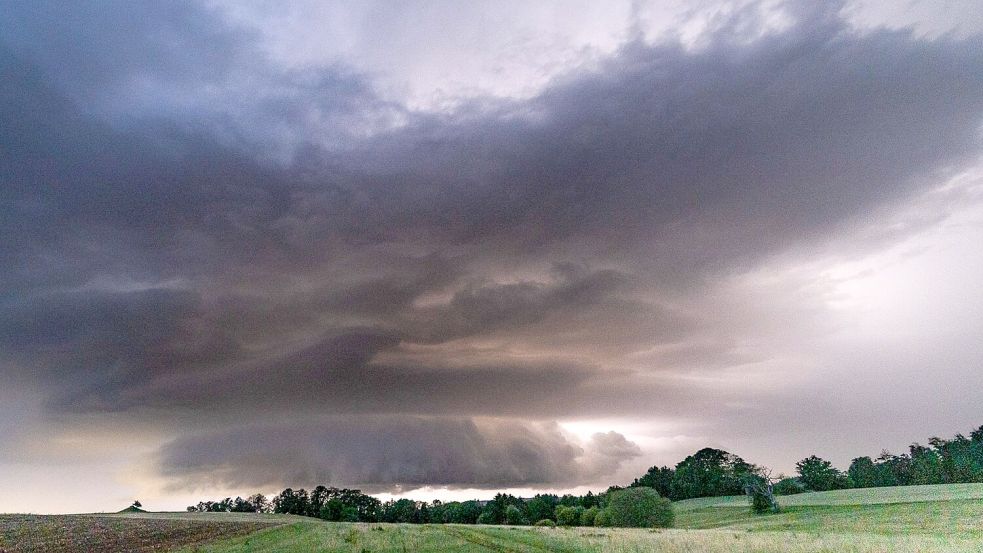 Eine „Superzelle“ kündigt ein drohendes Unwetter an, hier im baden-württembergischen Rems-Murr-Kreis. (Symbolbild) Foto: Alexander Wolf/onw-images/dpa