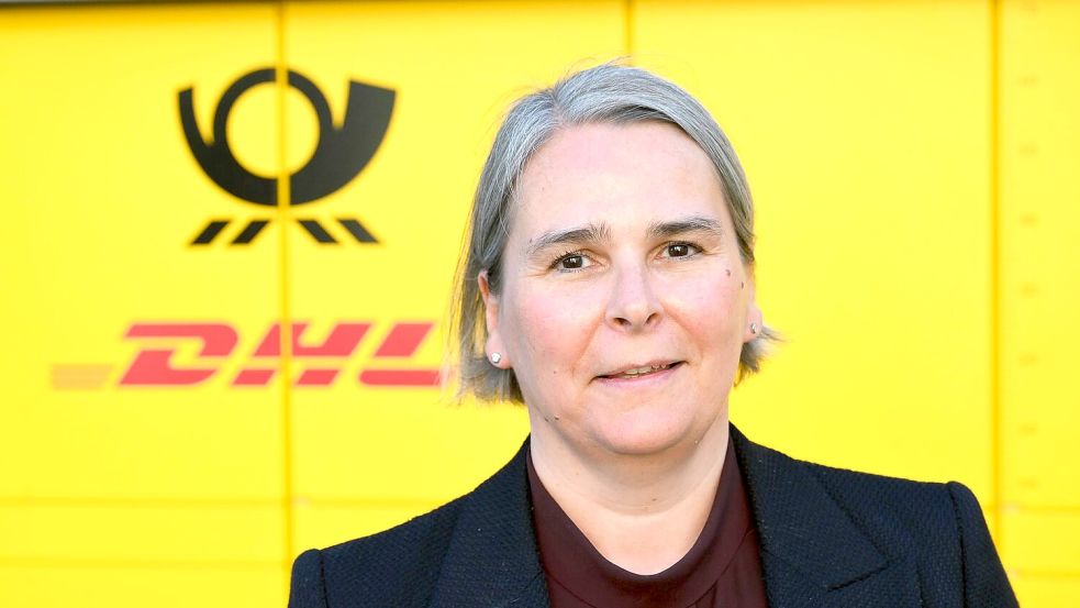 Die neue Post-Chefin: Die Österreicherin Nikola Hagleitner steht an der Spitze der neuen Tochterfirma Deutsche Post AG. DHL-Vorstandsboss Tobias Meyer verliert den Titel Post-Chef - er ist nicht mehr Chef der Deutschen Post AG, sondern der DHL AG. Foto: Wolf von Dewitz/dpa
