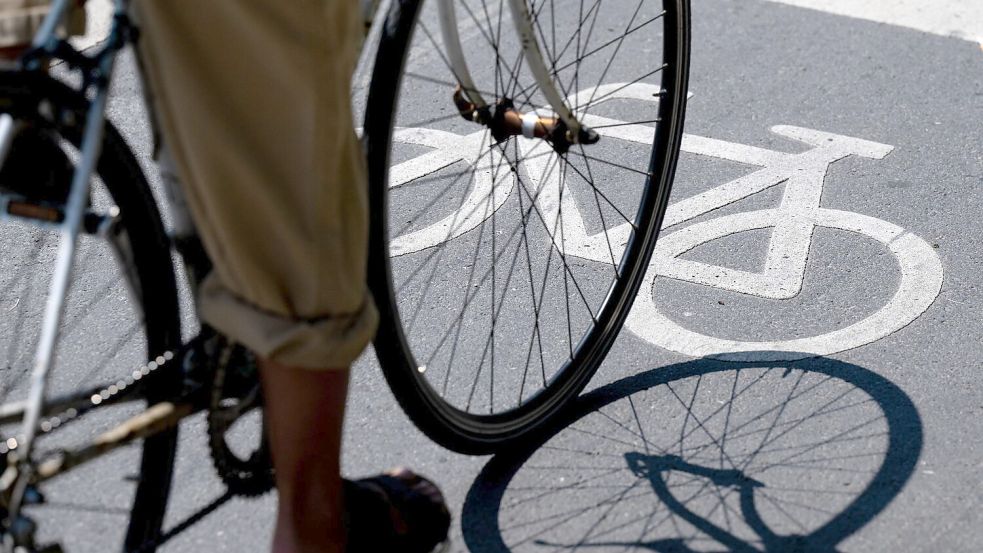 Bei den Radwegen tut sich etwas in deutschen Städten - aber zu wenig aus Sicht der Fahrradbranche. (Archivbild) Foto: Sven Hoppe