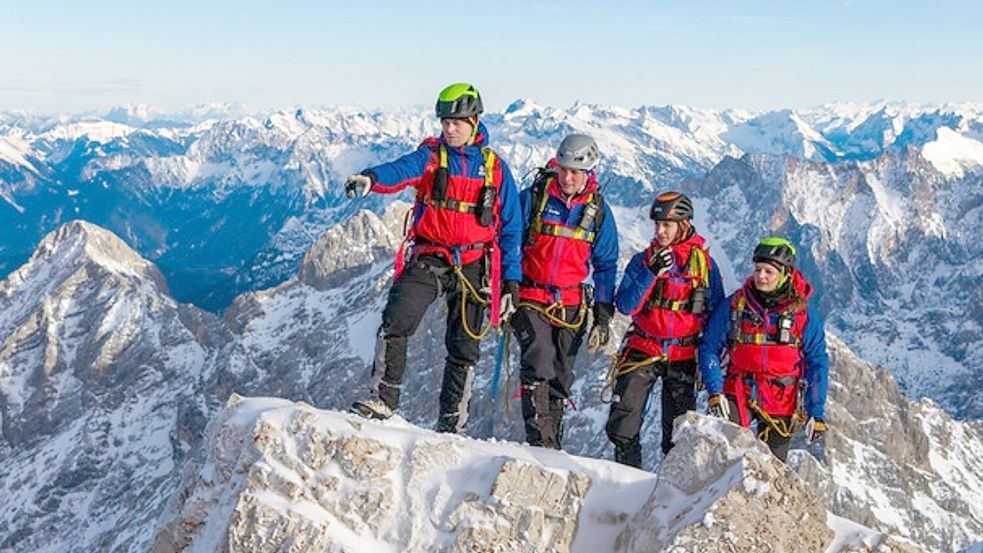 Schneesturm, Gletscherspalten, Felswände: Die ARD-Bergwacht-Doku zeigt packende Einsätze. Foto: BR/Timeline Production/Bayerisch