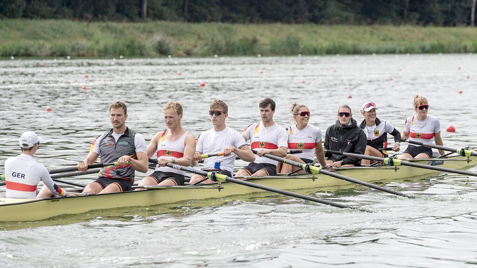 Leonard Brahms (Dritter von links) bereitet sich hier mit dem Mixed-Achter auf das Finale in Amsterdam vor. Foto: Imago
